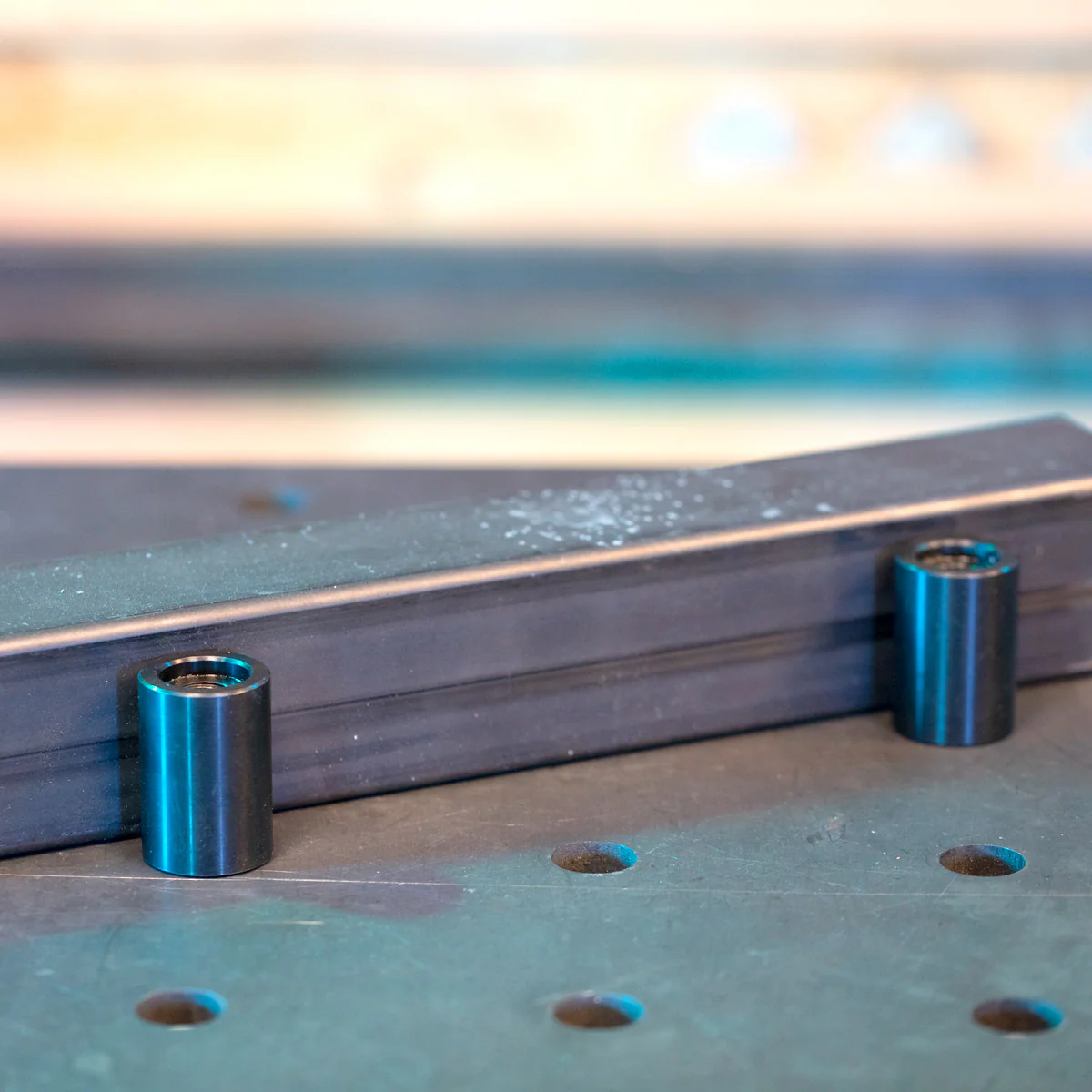 STAHLWERK Anschlagbolzen und Spannbolzen Höhe 50 mm mit Gewinde M 14  für Schweißtische mit D22 Lochsystem - Praktisches 4 er Set - Image 6