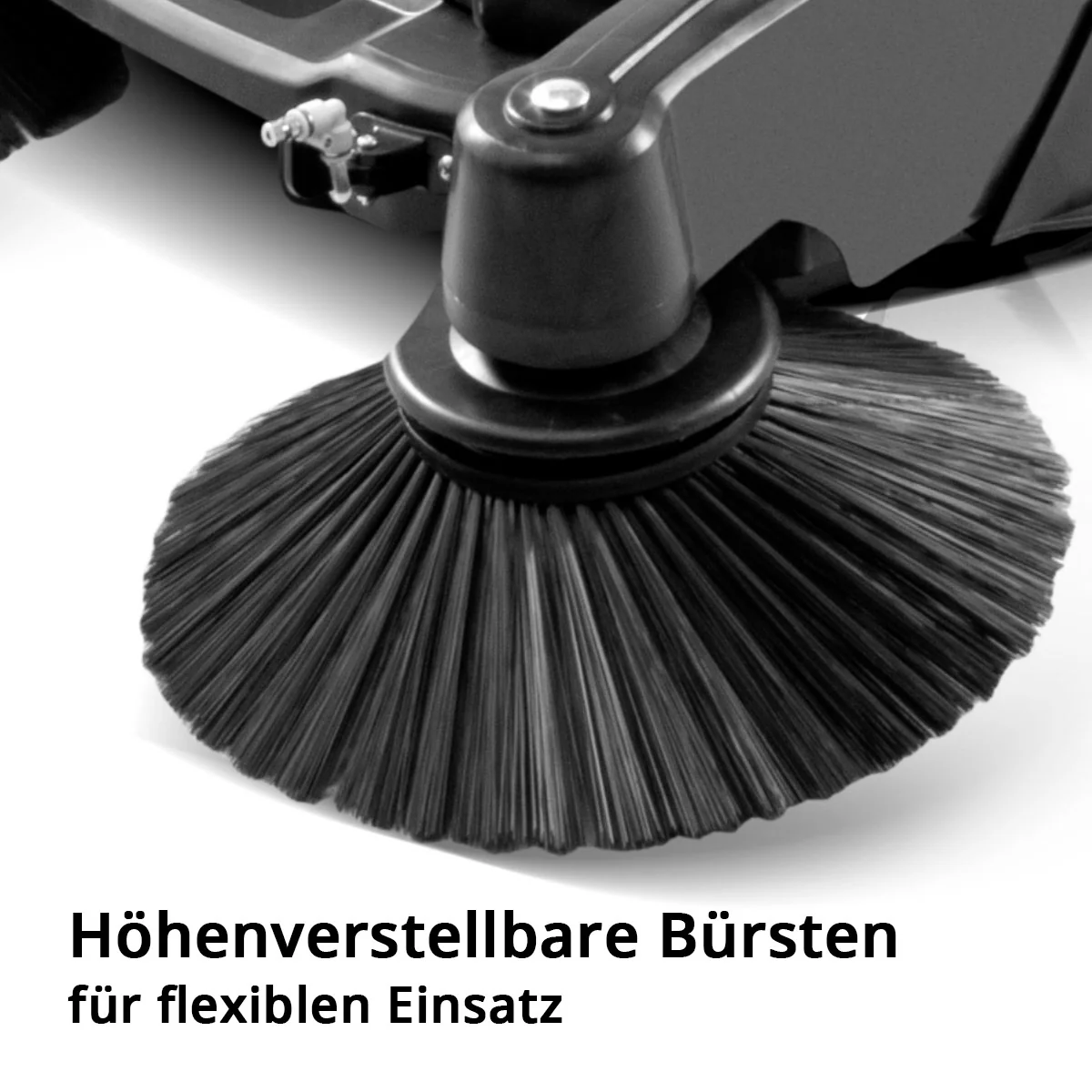STAHLWERK Kehrmaschine SLW-55 ST mit 1000 mm Kehrbreite, 55 l Fassungsvermögen und 5 l Wassertank für Trocken- und Nassreinigung, Handkehrmaschine / Feucht-Bodenkehrmaschine mit doppeltem Bürstenkopf - Image 4